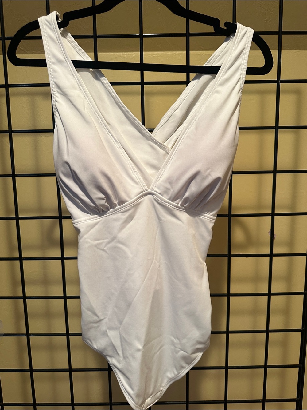 Shapellx Lg  White V-Neck One-Piece bodysuit